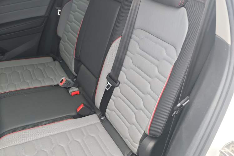 Used Volkswagen Tiguan L New Energy 2022 430 PHEV Plug-in Hybrid Flagship Edition Left Rear Seat