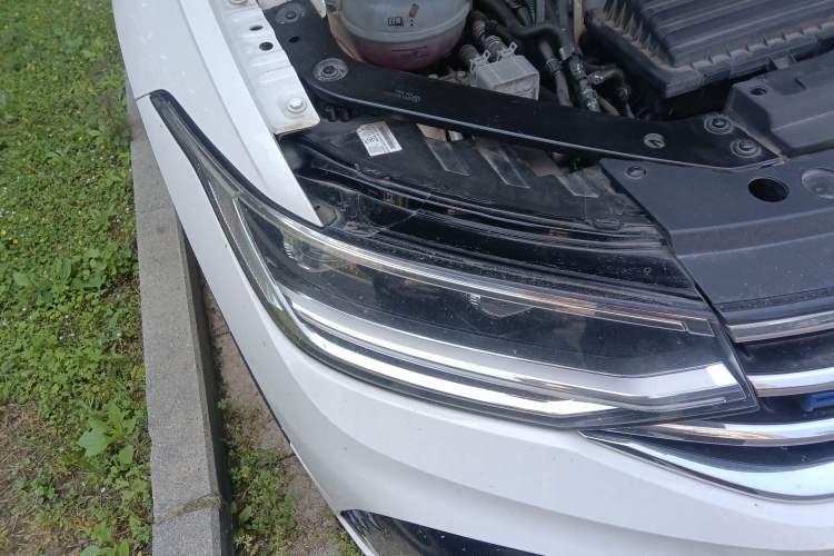 Used Volkswagen Tiguan L New Energy 2022 430 PHEV Plug-in Hybrid Prestige Edition Right Front Headlight