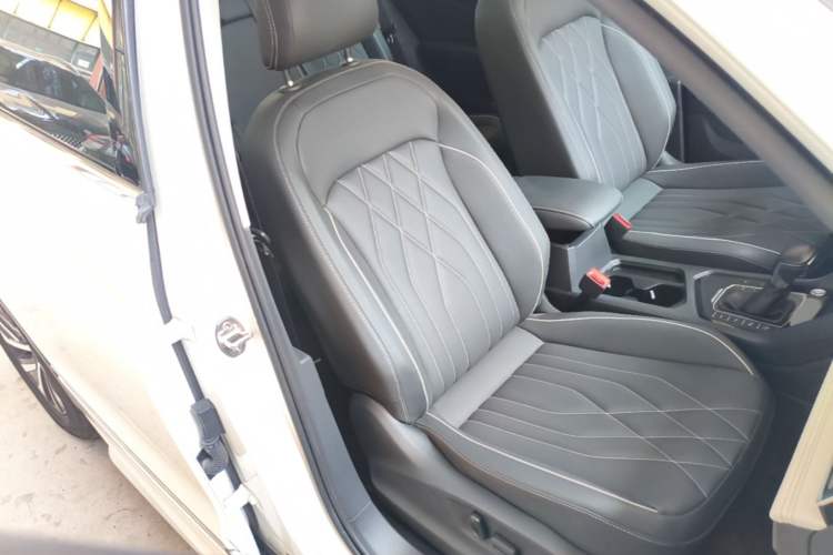 Used Volkswagen Tiguan L New Energy 2022 430 PHEV Plug-in Hybrid Prestige Edition Right Front Seat