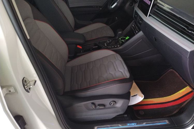 Used Volkswagen Tiguan L New Energy 2022 430 PHEV Plug-in Hybrid Flagship Edition Right Front Seat