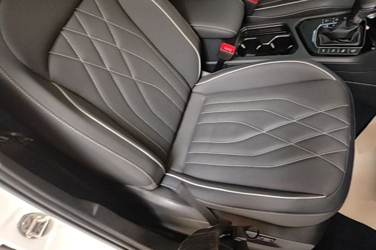 Used Volkswagen Tiguan L New Energy 2022 430 PHEV Plug-in Hybrid Prestige Edition Right Front Seat