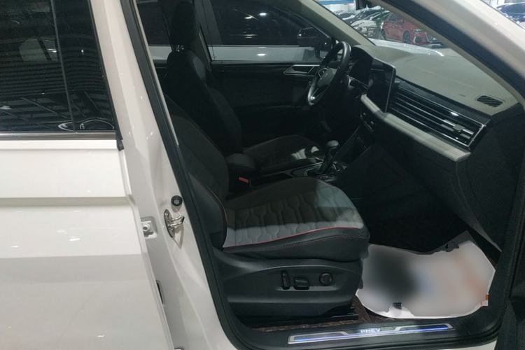 Used Volkswagen Tiguan L New Energy 2022 430 PHEV Plug-in Hybrid Flagship Edition Right Front Seat