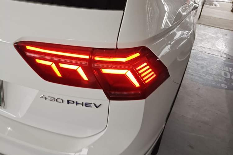 Used Volkswagen Tiguan L New Energy 2022 430 PHEV Plug-in Hybrid Flagship Edition Right Rear Taillight