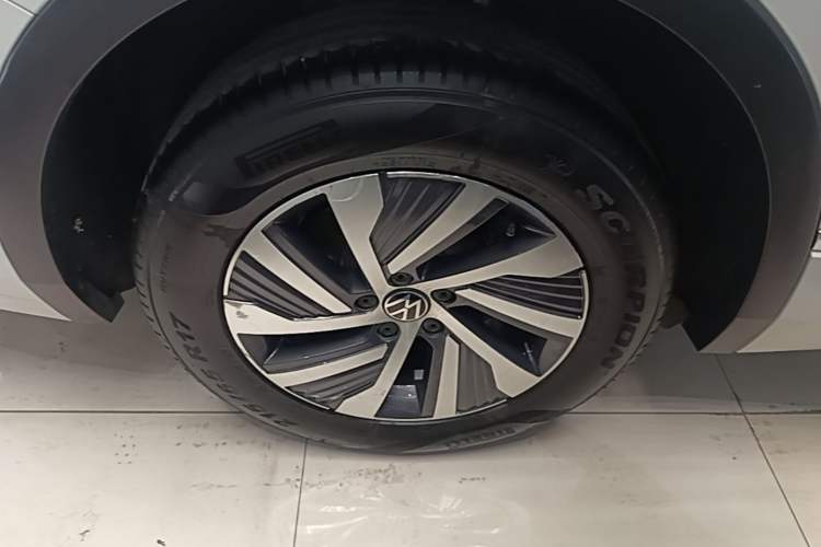 Used Volkswagen Tiguan L New Energy 2022 430 PHEV Plug-in Hybrid Prestige Edition Right Rear Wheel Hub