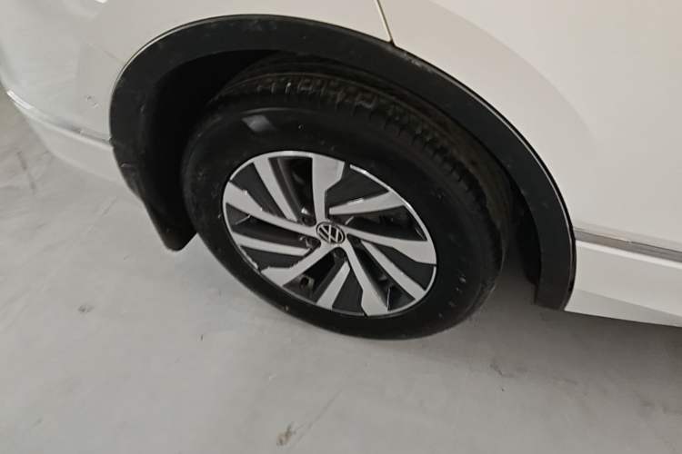 Used Volkswagen Tiguan L New Energy 2022 430 PHEV Plug-in Hybrid Flagship Edition Right Rear Wheel Hub