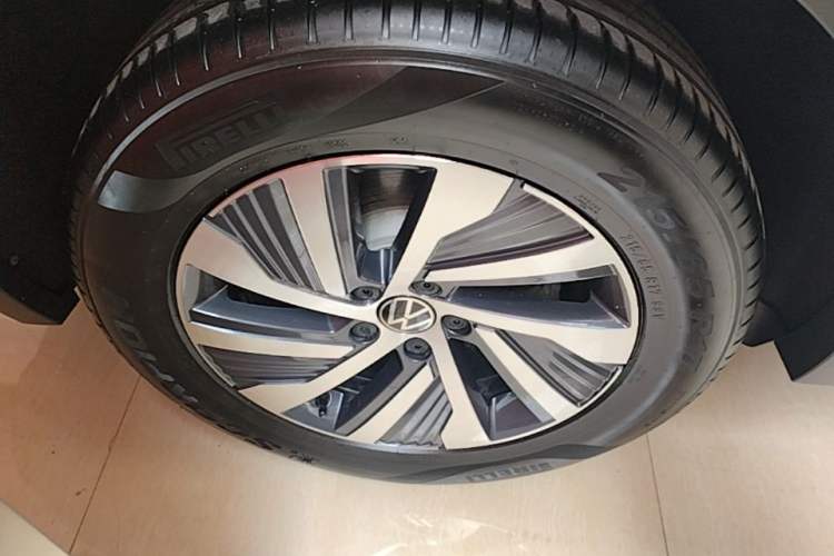 Used Volkswagen Tiguan L New Energy 2022 430 PHEV Plug-in Hybrid Prestige Edition Right Rear Wheel Hub