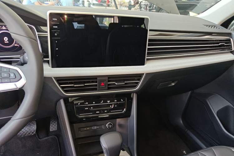 Used Volkswagen Tiguan L New Energy 2023 430 PHEV Plug-in Hybrid Prestige Edition Audio And AC Panel