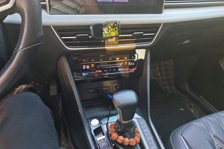 Used Volkswagen Tiguan L New Energy 2023 430 PHEV Plug-in Hybrid Prestige Edition Audio And AC Panel