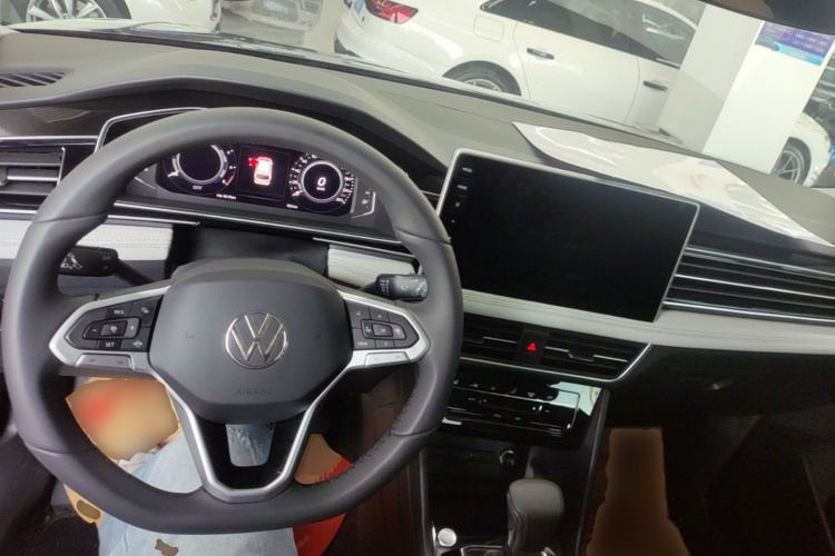 Used Volkswagen Tiguan L New Energy 2023 430 PHEV Plug-in Hybrid Prestige Edition Center Console