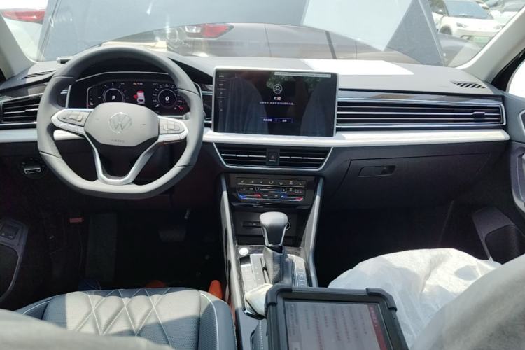 Used Volkswagen Tiguan L New Energy 2023 430 PHEV Plug-in Hybrid Prestige Edition Center Console