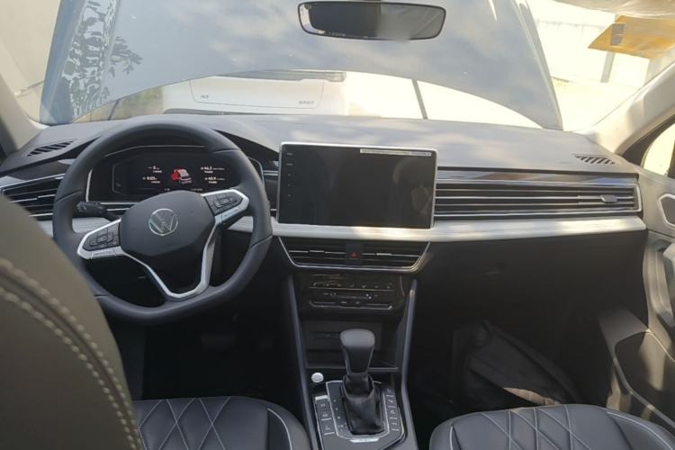 Used Volkswagen Tiguan L New Energy 2023 430 PHEV Plug-in Hybrid Prestige Edition Center Console