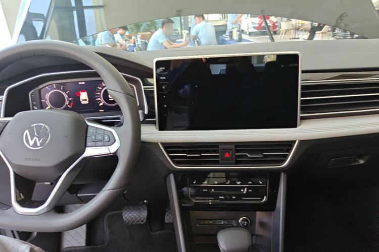 Used Volkswagen Tiguan L New Energy 2023 430 PHEV Plug-in Hybrid Prestige Edition Center Console
