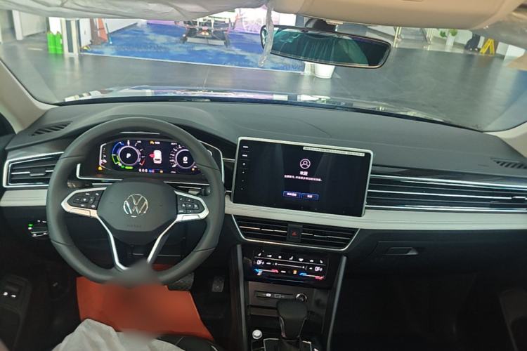Used Volkswagen Tiguan L New Energy 2023 430 PHEV Plug-in Hybrid Prestige Edition Center Console