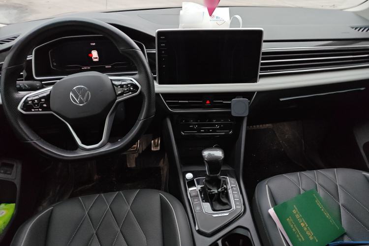 Used Volkswagen Tiguan L New Energy 2023 430 PHEV Plug-in Hybrid Prestige Edition Center Console