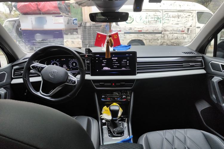 Used Volkswagen Tiguan L New Energy 2023 430 PHEV Plug-in Hybrid Prestige Edition Center Console