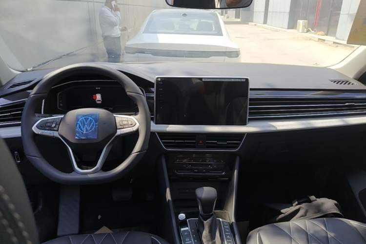 Used Volkswagen Tiguan L New Energy 2023 430 PHEV Plug-in Hybrid Prestige Edition Center Console
