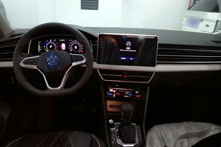 Used Volkswagen Tiguan L New Energy 2023 430 PHEV Plug-in Hybrid Prestige Edition Center Console
