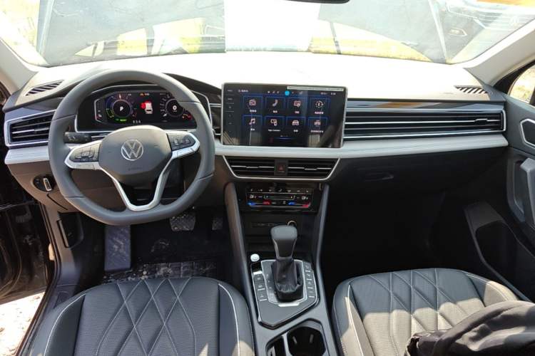Used Volkswagen Tiguan L New Energy 2023 430 PHEV Plug-in Hybrid Prestige Edition Center Console