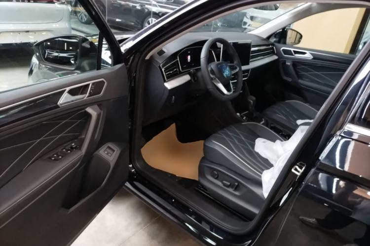 Used Volkswagen Tiguan L New Energy 2023 430 PHEV Plug-in Hybrid Prestige Edition Driver Seat