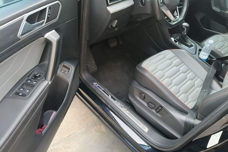 Used Volkswagen Tiguan L New Energy 2023 430 PHEV Plug-in Hybrid Flagship Edition Driver Seat
