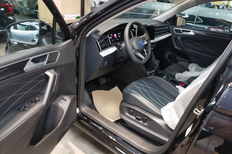 Used Volkswagen Tiguan L New Energy 2023 430 PHEV Plug-in Hybrid Prestige Edition Driver Seat