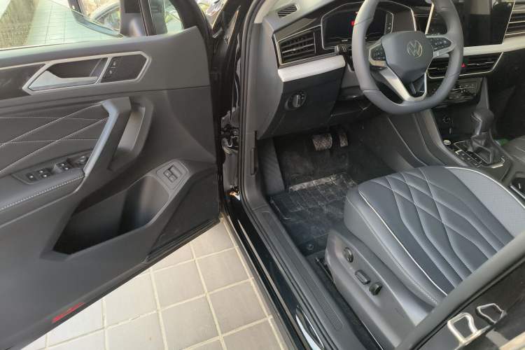 Used Volkswagen Tiguan L New Energy 2023 430 PHEV Plug-in Hybrid Prestige Edition Driver Seat