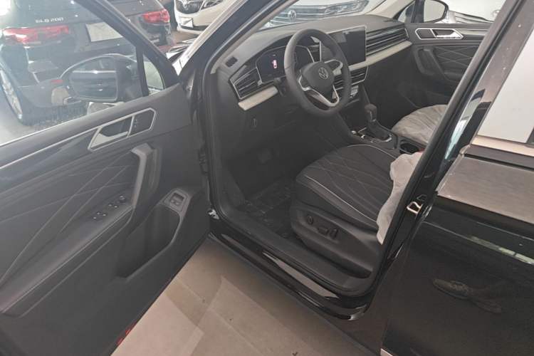 Used Volkswagen Tiguan L New Energy 2023 430 PHEV Plug-in Hybrid Prestige Edition Driver Seat