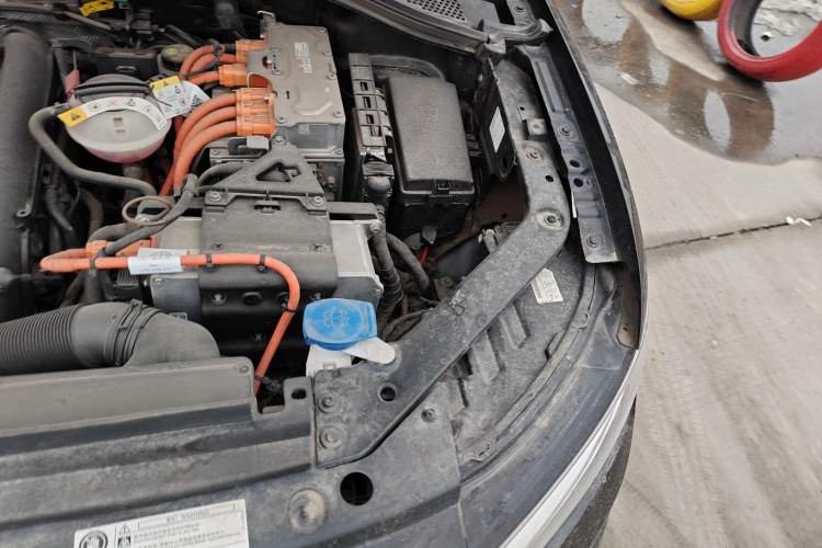 Used Volkswagen Tiguan L New Energy 2023 430 PHEV Plug-in Hybrid Prestige Edition Engine Bay Left