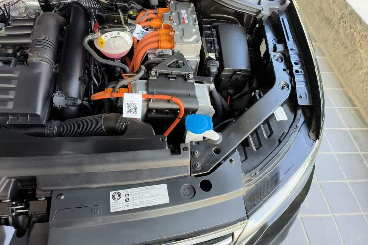 Used Volkswagen Tiguan L New Energy 2023 430 PHEV Plug-in Hybrid Prestige Edition Engine Bay Left