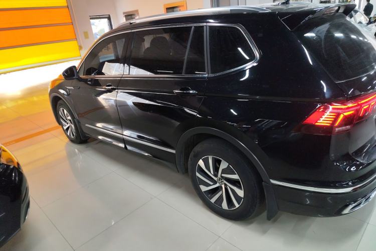Used Volkswagen Tiguan L New Energy 2023 430 PHEV Plug-in Hybrid Prestige Edition Exterior 3
