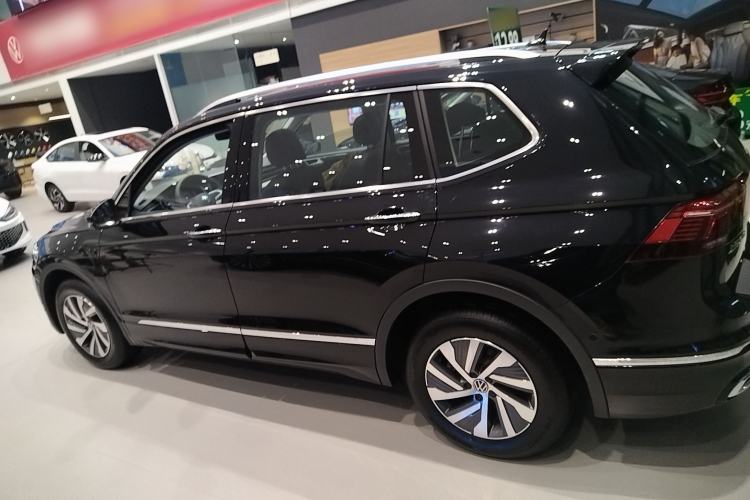 Used Volkswagen Tiguan L New Energy 2023 430 PHEV Plug-in Hybrid Prestige Edition Exterior 3