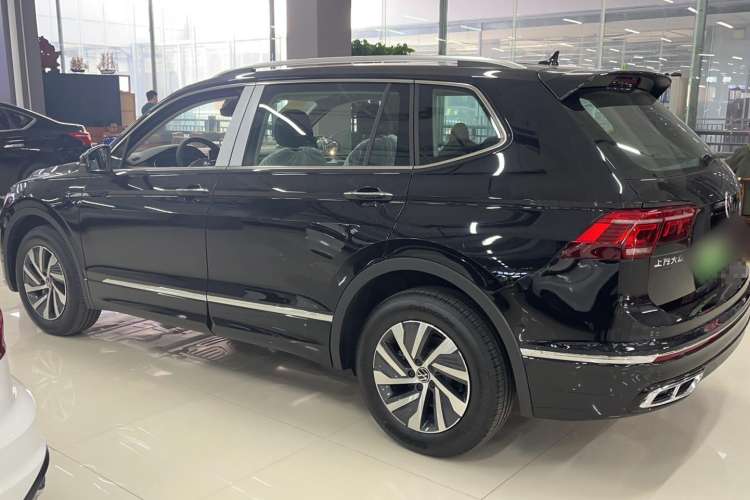 Used Volkswagen Tiguan L New Energy 2023 430 PHEV Plug-in Hybrid Prestige Edition Exterior 5