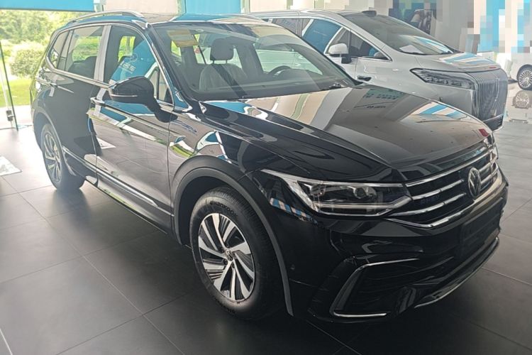 Used Volkswagen Tiguan L New Energy 2023 430 PHEV Plug-in Hybrid Prestige Edition Front Right 45 Deg