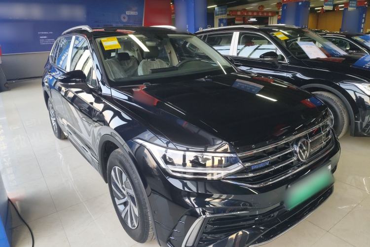 Used Volkswagen Tiguan L New Energy 2023 430 PHEV Plug-in Hybrid Prestige Edition Front Right 45 Deg