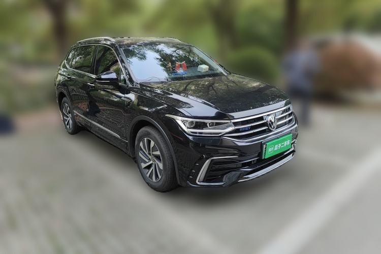 Used Volkswagen Tiguan L New Energy 2023 430 PHEV Plug-in Hybrid Prestige Edition Front Right 45 Deg