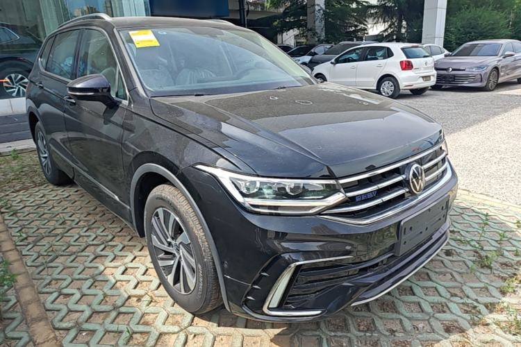 Used Volkswagen Tiguan L New Energy 2023 430 PHEV Plug-in Hybrid Prestige Edition Front Right 45 Deg