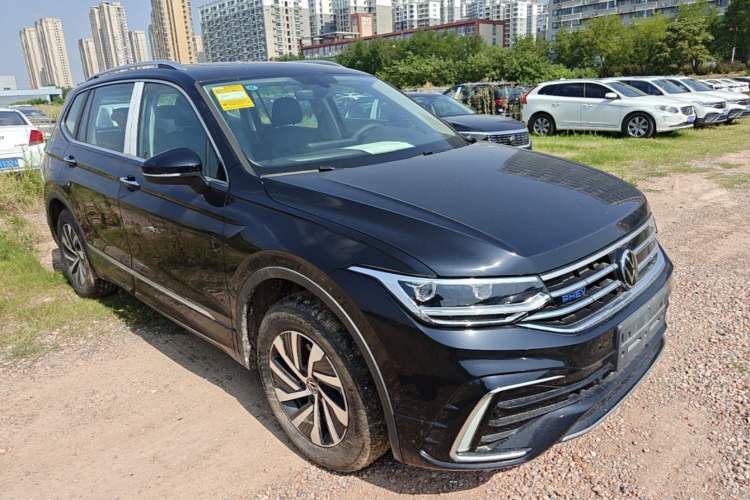 Used Volkswagen Tiguan L New Energy 2023 430 PHEV Plug-in Hybrid Prestige Edition Front Right 45 Deg