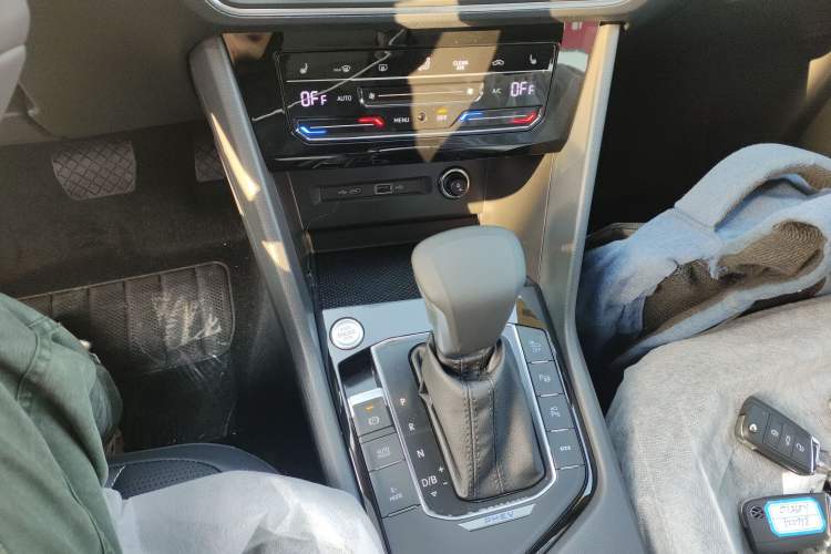Used Volkswagen Tiguan L New Energy 2023 430 PHEV Plug-in Hybrid Prestige Edition Gear Lever