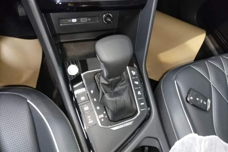 Used Volkswagen Tiguan L New Energy 2023 430 PHEV Plug-in Hybrid Prestige Edition Gear Lever