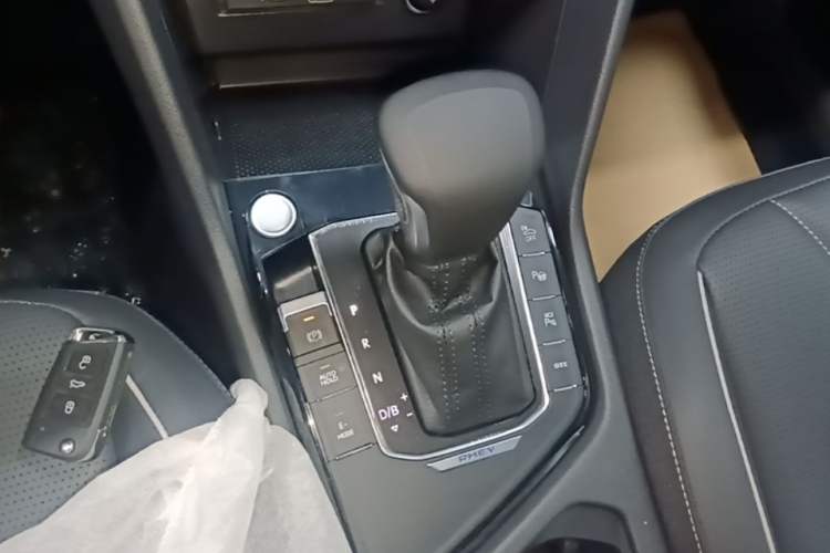 Used Volkswagen Tiguan L New Energy 2023 430 PHEV Plug-in Hybrid Prestige Edition Gear Lever