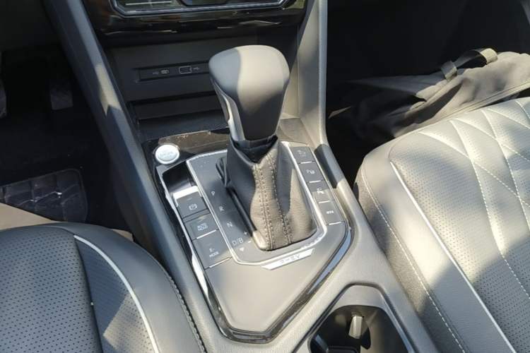 Used Volkswagen Tiguan L New Energy 2023 430 PHEV Plug-in Hybrid Prestige Edition Gear Lever