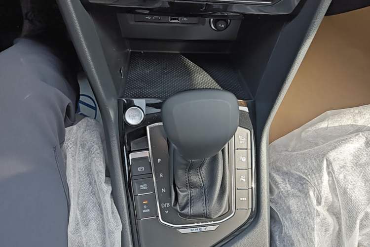 Used Volkswagen Tiguan L New Energy 2023 430 PHEV Plug-in Hybrid Prestige Edition Gear Lever