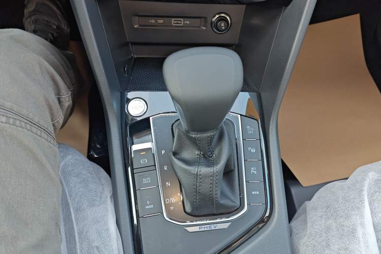Used Volkswagen Tiguan L New Energy 2023 430 PHEV Plug-in Hybrid Prestige Edition Gear Lever