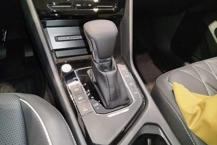 Used Volkswagen Tiguan L New Energy 2023 430 PHEV Plug-in Hybrid Prestige Edition Gear Lever