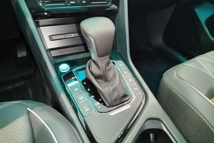 Used Volkswagen Tiguan L New Energy 2023 430 PHEV Plug-in Hybrid Prestige Edition Gear Lever