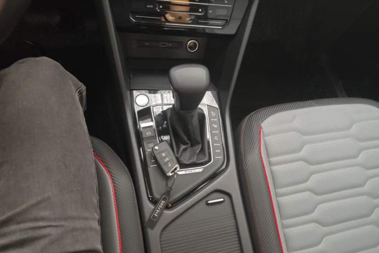 Used Volkswagen Tiguan L New Energy 2023 430 PHEV Plug-in Hybrid Flagship Edition Gear Lever