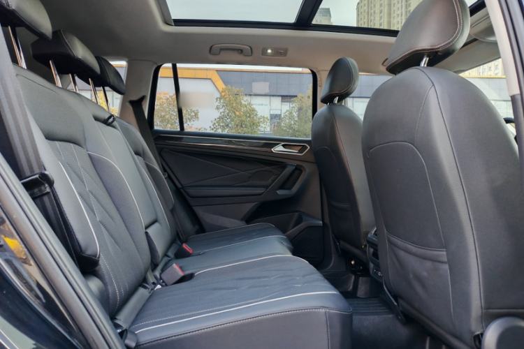 Used Volkswagen Tiguan L New Energy 2023 430 PHEV Plug-in Hybrid Prestige Edition Interior 12