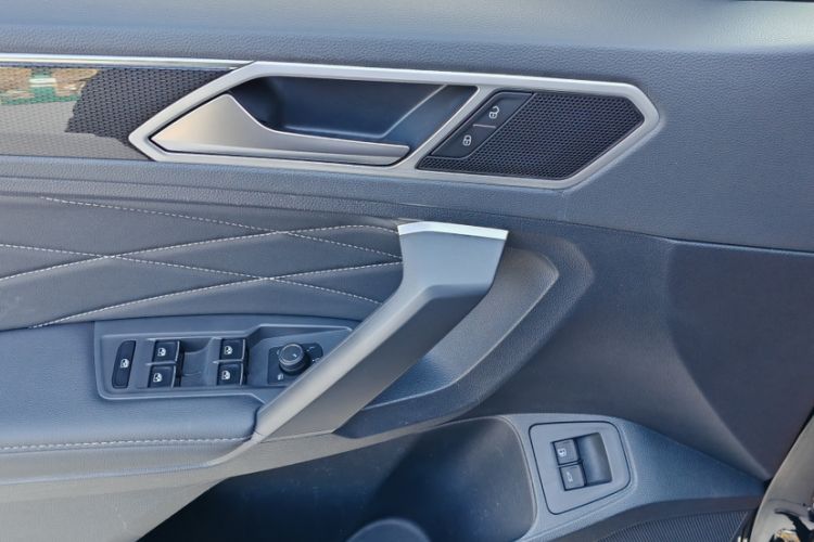 Used Volkswagen Tiguan L New Energy 2023 430 PHEV Plug-in Hybrid Prestige Edition Interior 13