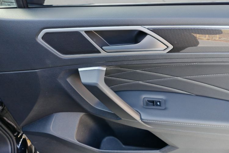 Used Volkswagen Tiguan L New Energy 2023 430 PHEV Plug-in Hybrid Prestige Edition Interior 14