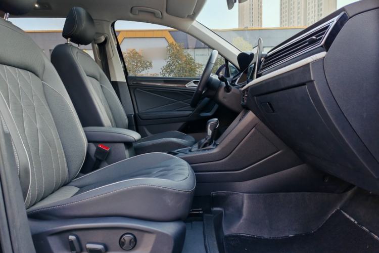 Used Volkswagen Tiguan L New Energy 2023 430 PHEV Plug-in Hybrid Prestige Edition Interior 15